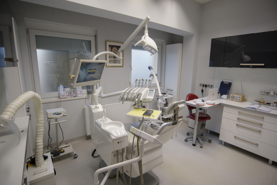 Dr. Csatlós fogászat-1